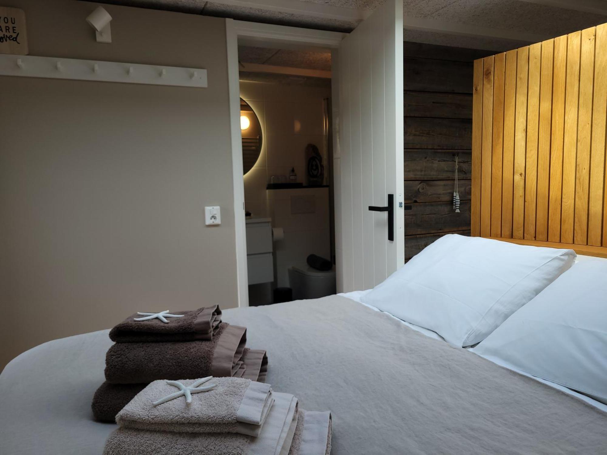 Tiny Villa De Haas Met Infraroodsauna エグモント・アーン・ゼー エクステリア 写真